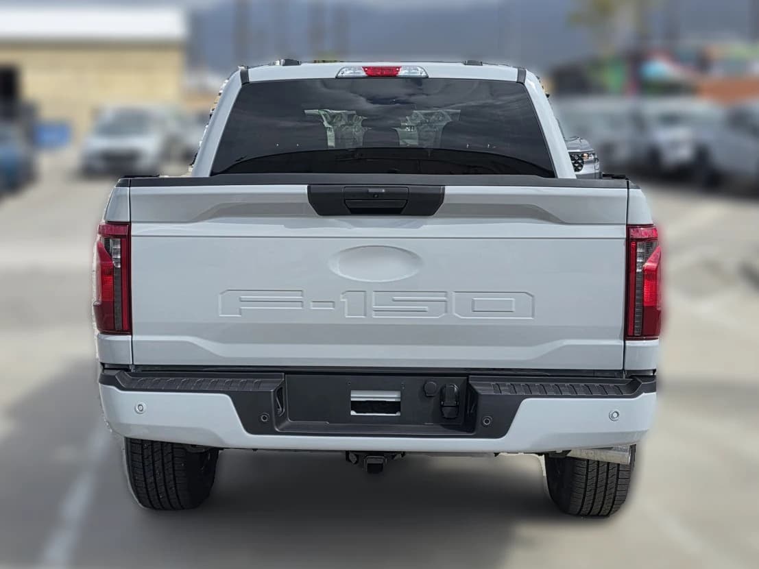 Ford F-150 STX 2WD SuperCrew 5.5' Box 2026 — side view