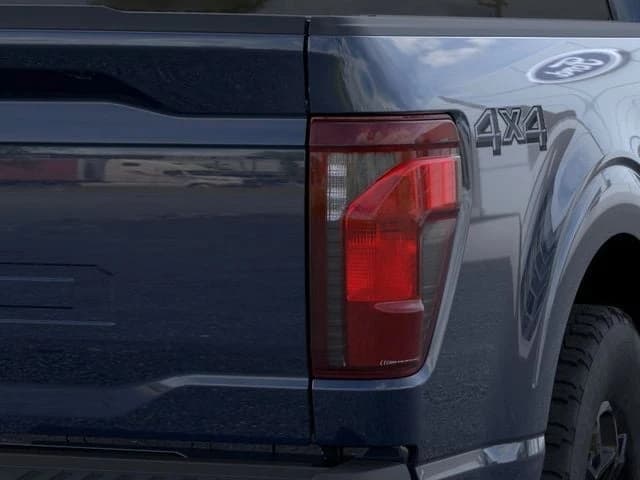 Ford F-150 XLT 4WD SuperCrew 5.5' Box 2026 — side view