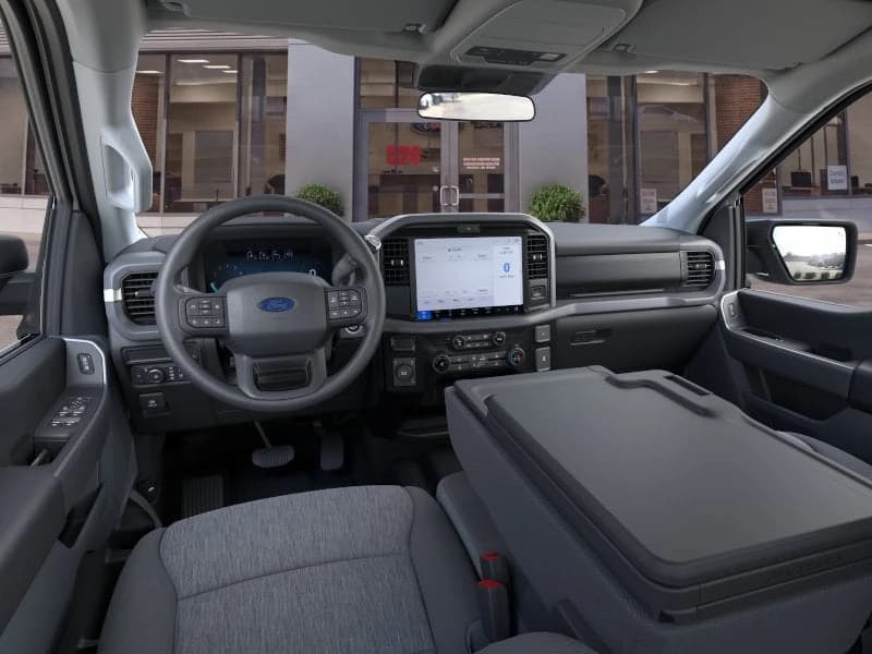 Ford F-150 XLT 4WD SuperCrew 5.5' Box 2026 — side view
