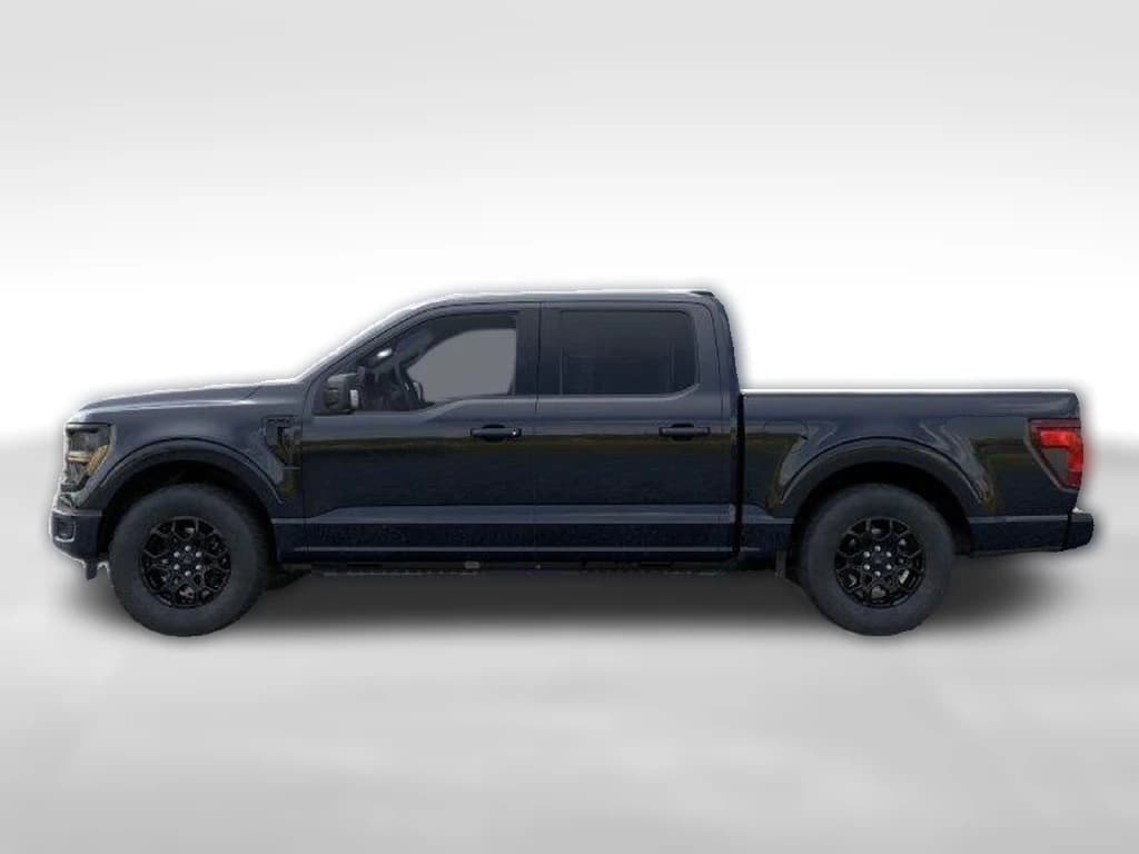 Ford F-150 XLT 4WD SuperCrew 5.5' Box 2026 — side view
