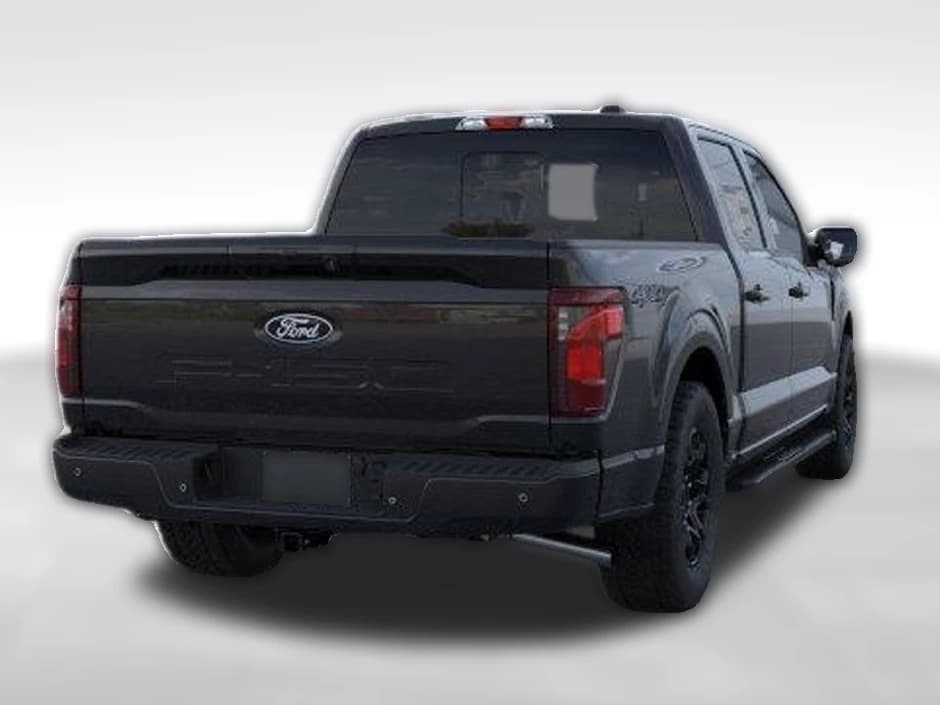 Ford F-150 XLT 4WD SuperCrew 5.5' Box 2026 — side view