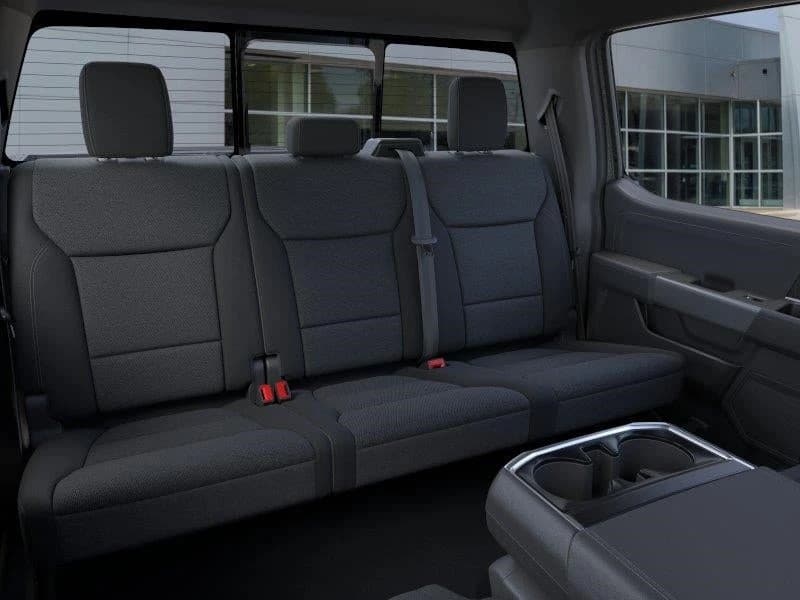 Ford F-150 XLT 4WD SuperCrew 5.5' Box 2026 — side view