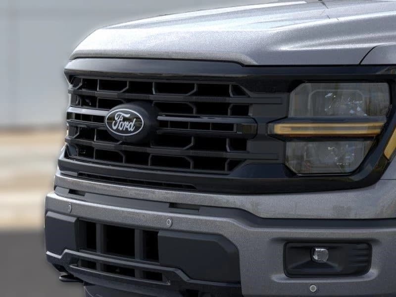 Ford F-150 XLT 4WD SuperCrew 5.5' Box 2026 — side view