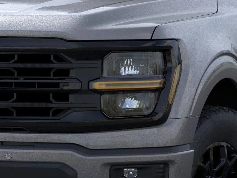 Ford F-150 XLT 4WD SuperCrew 5.5' Box 2026 — side view