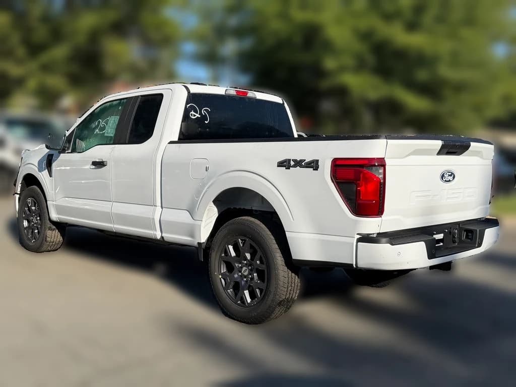 Ford F-150 STX 4WD SuperCab 6.5' Box 2026 — side view