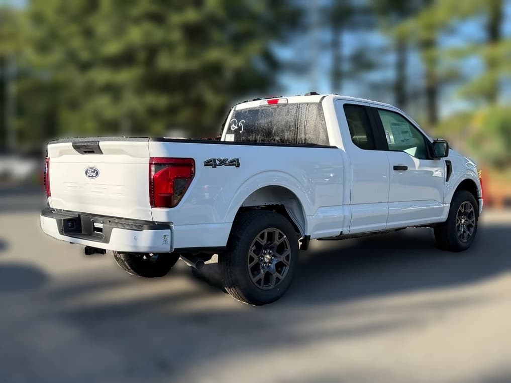 Ford F-150 STX 4WD SuperCab 6.5' Box 2026 — side view