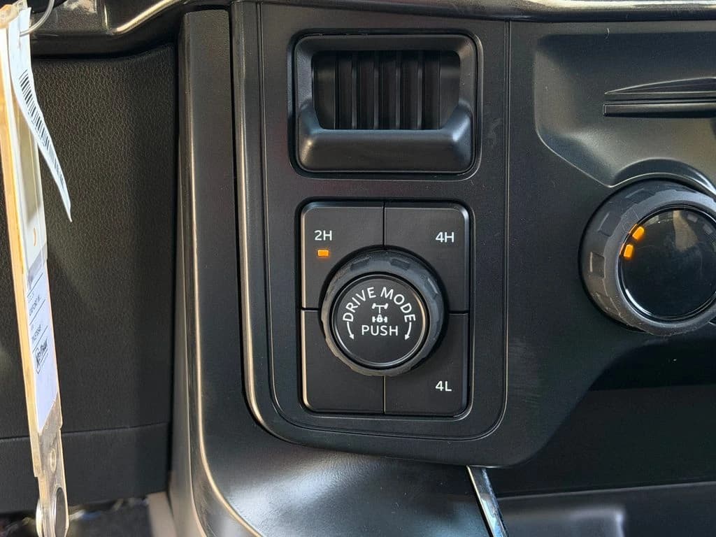 Ford F-150 STX 4WD SuperCab 6.5' Box 2026 — side view