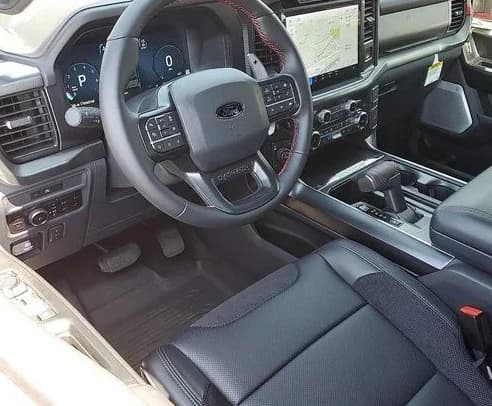 Ford F-150 Raptor 4WD SuperCrew 5.5' Box 2025 — side view