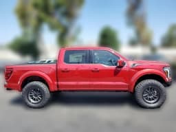 Ford F-150 Raptor 4WD SuperCrew 5.5' Box 2025 — side view