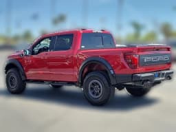 Ford F-150 Raptor 4WD SuperCrew 5.5' Box 2025 — side view