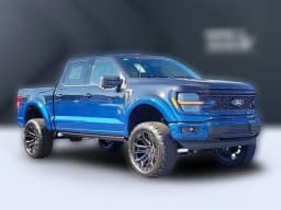 Ford F-150 XLT 4WD SuperCrew 5.5' Box 2025 — side view