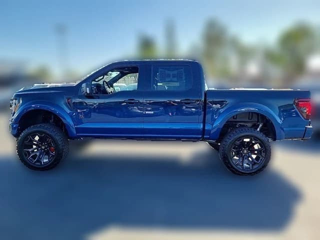Ford F-150 XLT 4WD SuperCrew 5.5' Box 2025 — side view