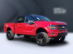 Ford F-150 XLT 4WD SuperCrew 5.5' Box 2025 — side view