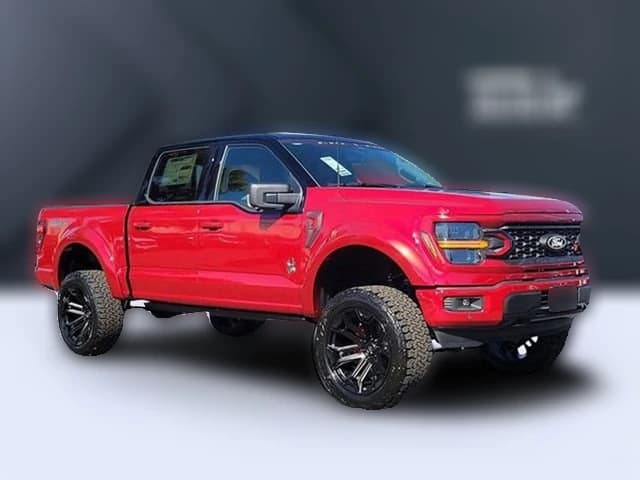 Ford F-150 XLT 4WD SuperCrew 5.5' Box 2025 — side view