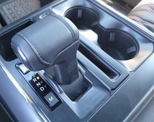 Ford F-150 XLT 4WD SuperCrew 5.5' Box 2025 — side view
