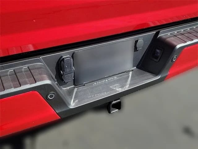 Ford F-150 XLT 4WD SuperCrew 5.5' Box 2025 — side view
