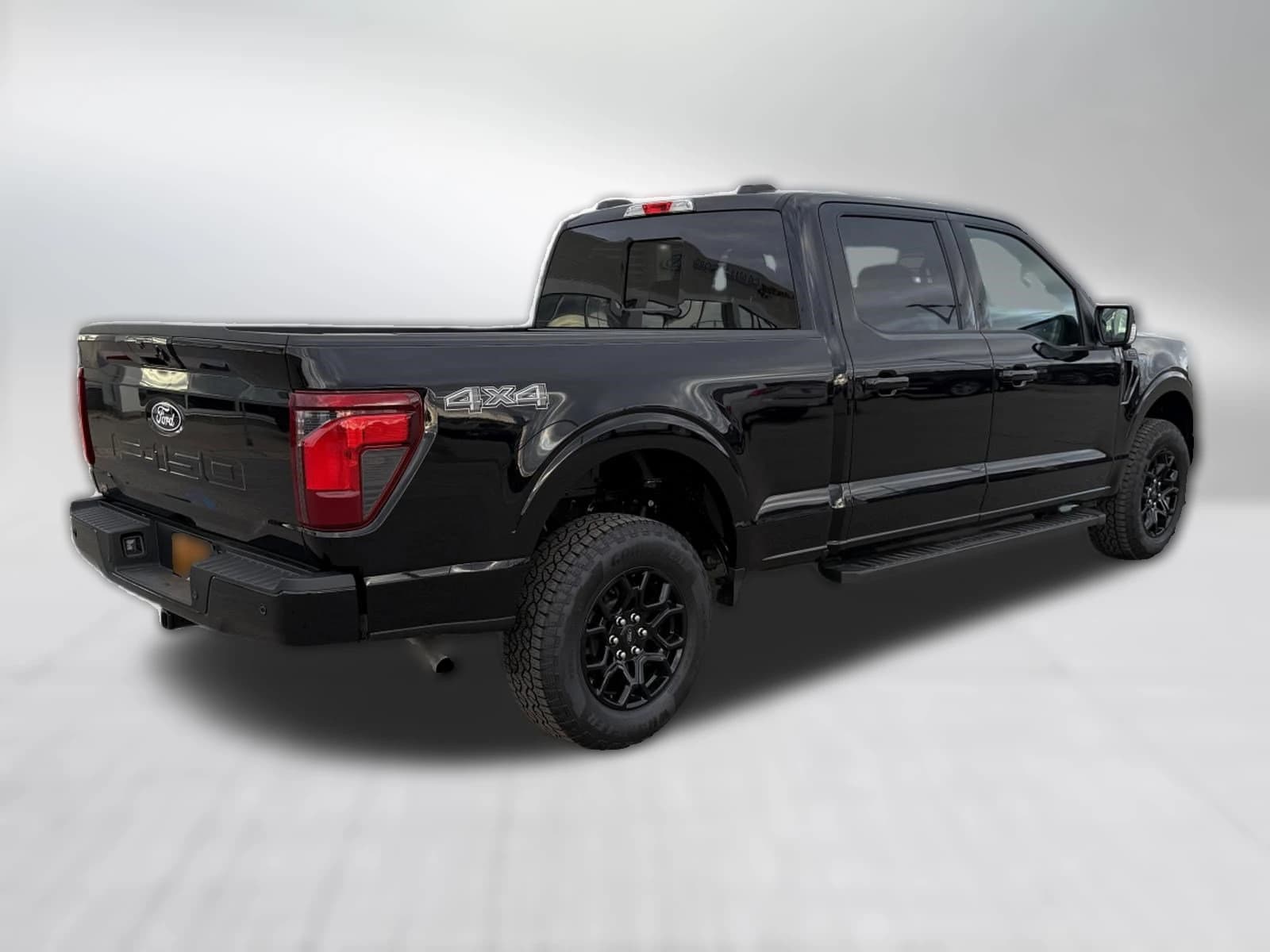 Ford F-150 XLT 4WD SuperCrew 6.5' Box 2026 — side view