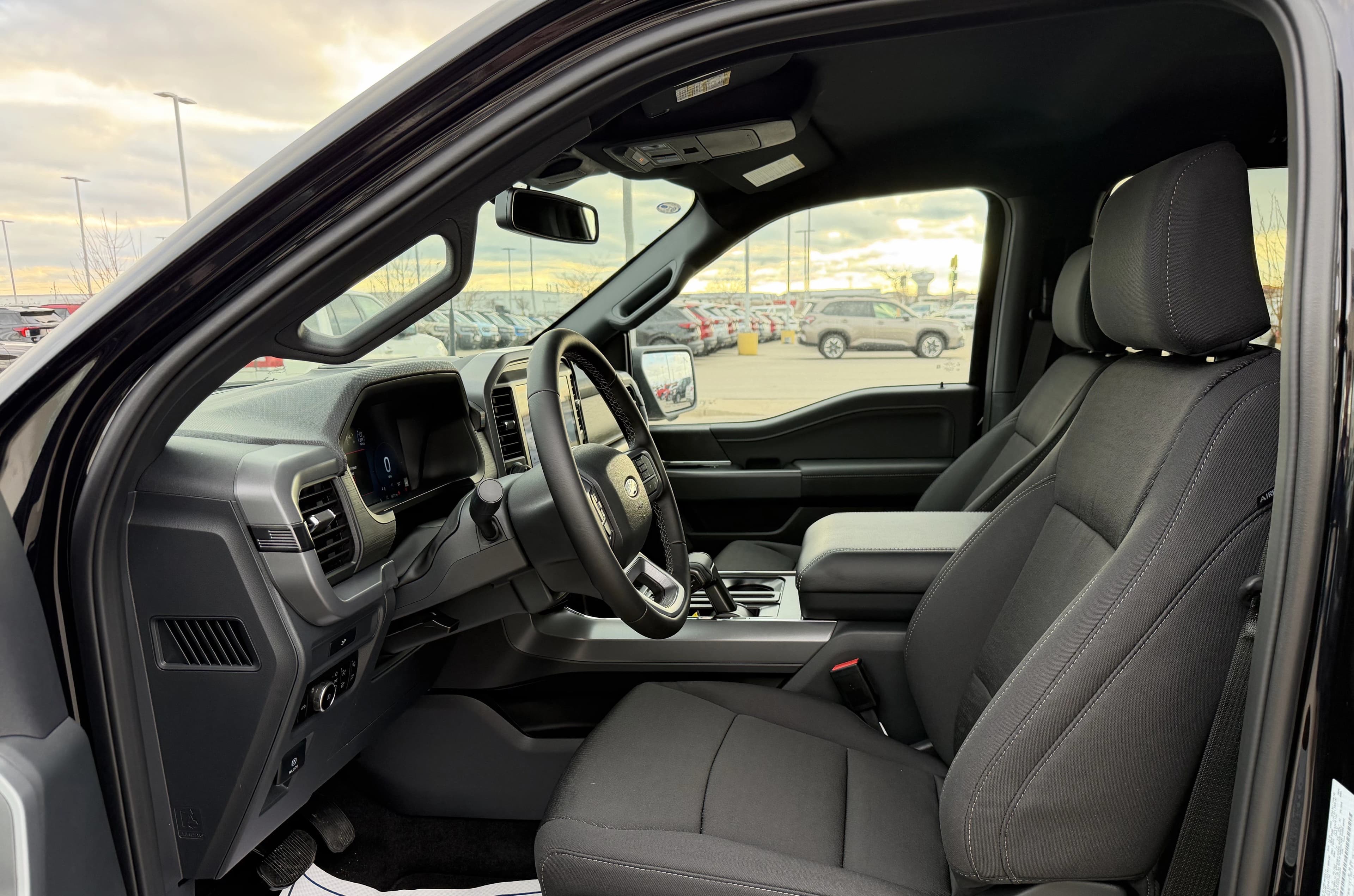Ford F-150 XLT 4WD SuperCrew 6.5' Box 2026 — side view