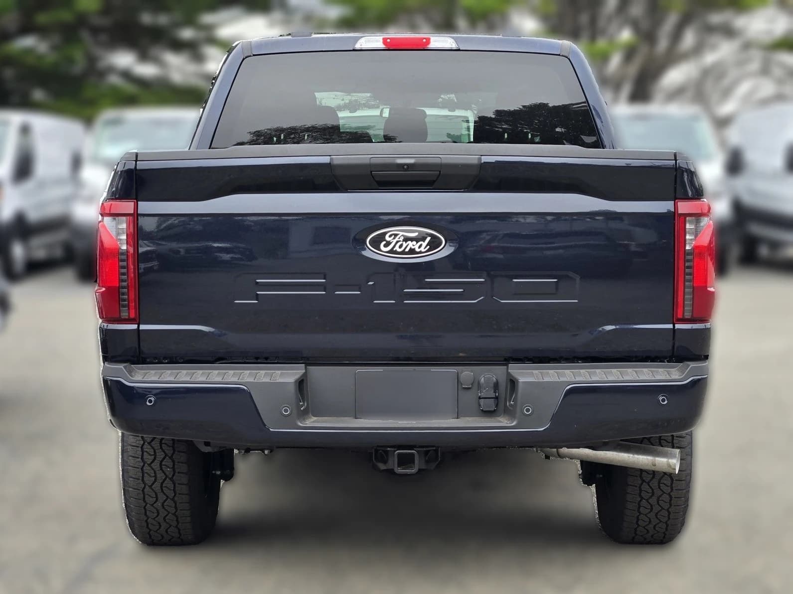 Ford F-150 XLT 4WD SuperCrew 5.5' Box 2026 — side view