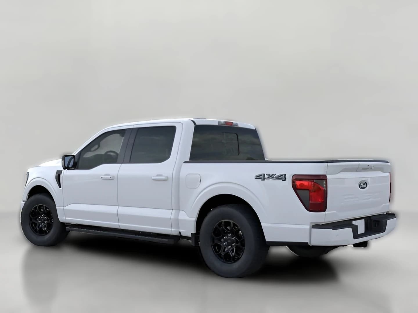 Ford F-150 XLT 4WD SuperCrew 5.5' Box 2026 — side view