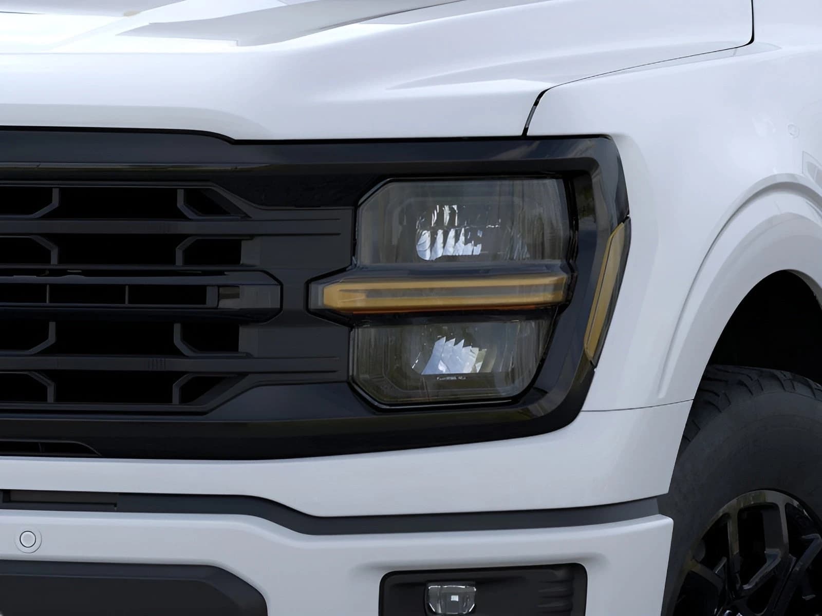 Ford F-150 XLT 4WD SuperCrew 5.5' Box 2026 — side view