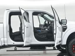 Ford F-150 LARIAT 4WD SuperCrew 5.5' Box 2025 — side view