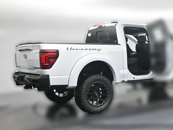 Ford F-150 LARIAT 4WD SuperCrew 5.5' Box 2025 — side view