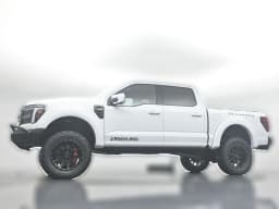 Ford F-150 LARIAT 4WD SuperCrew 5.5' Box 2025 — side view