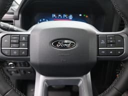 Ford F-150 LARIAT 4WD SuperCrew 5.5' Box 2025 — side view