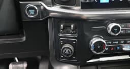 Ford F-150 LARIAT 4WD SuperCrew 5.5' Box 2025 — side view