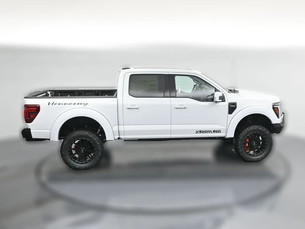 Ford F-150 LARIAT 4WD SuperCrew 5.5' Box 2025 — side view