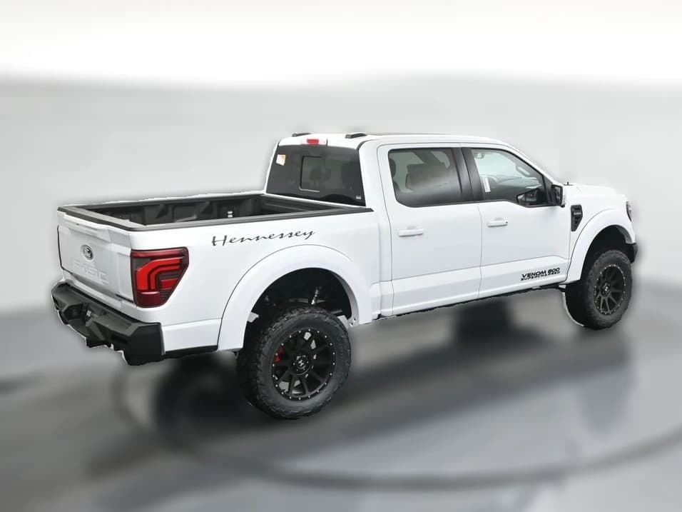 Ford F-150 LARIAT 4WD SuperCrew 5.5' Box 2025 — side view