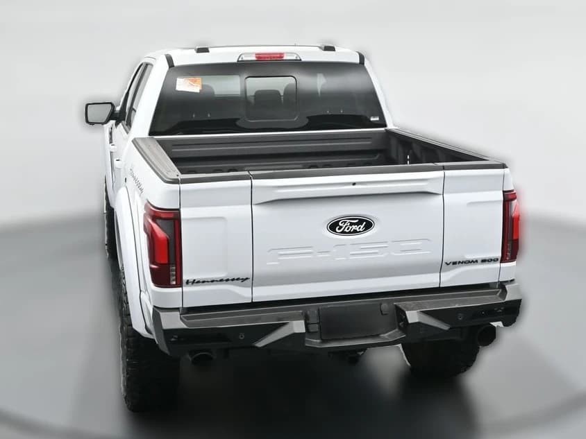 Ford F-150 LARIAT 4WD SuperCrew 5.5' Box 2025 — side view
