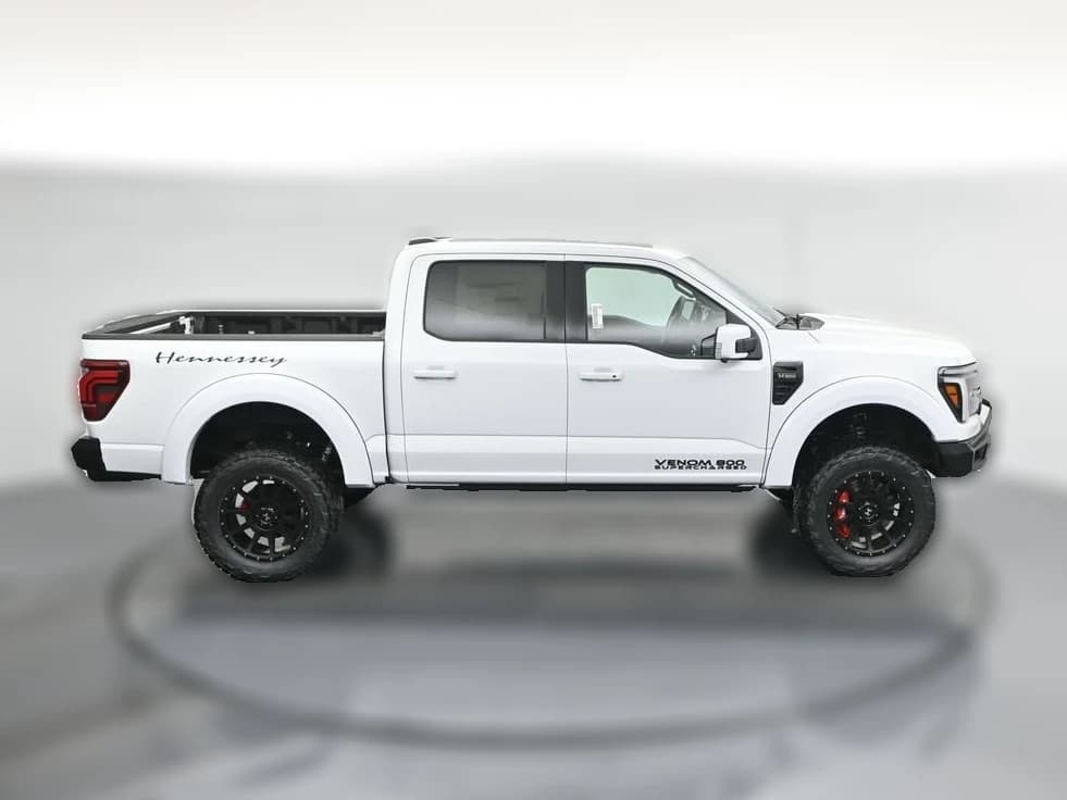 Ford F-150 LARIAT 4WD SuperCrew 5.5' Box 2025 — side view