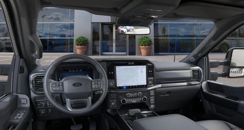 Ford F-150 LARIAT 4WD SuperCrew 5.5' Box 2025 — side view