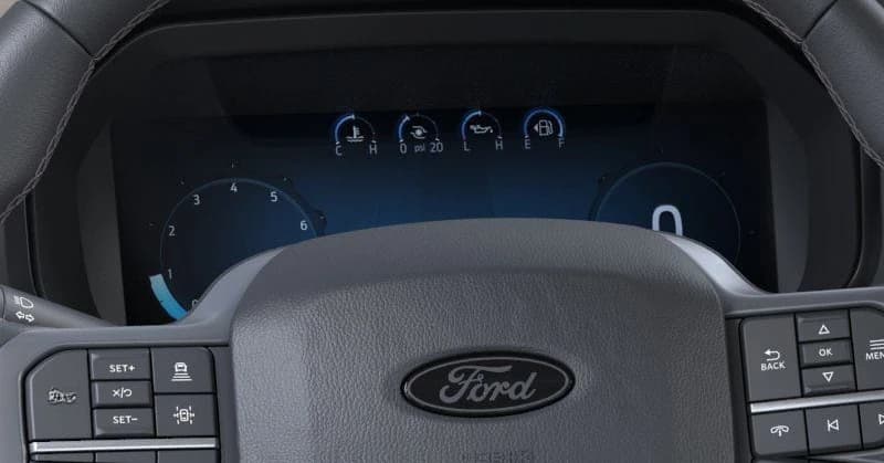 Ford F-150 LARIAT 4WD SuperCrew 5.5' Box 2025 — side view
