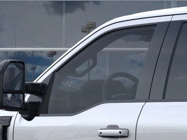 Ford F-150 LARIAT 4WD SuperCrew 5.5' Box 2025 — side view