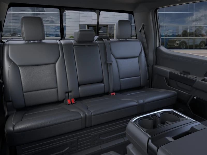 Ford F-150 LARIAT 4WD SuperCrew 5.5' Box 2025 — side view