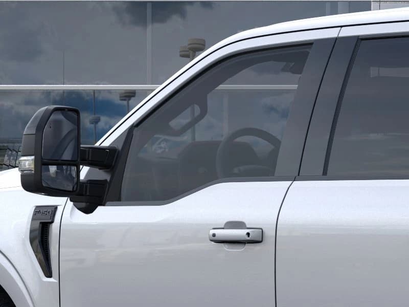 Ford F-150 LARIAT 4WD SuperCrew 5.5' Box 2025 — side view