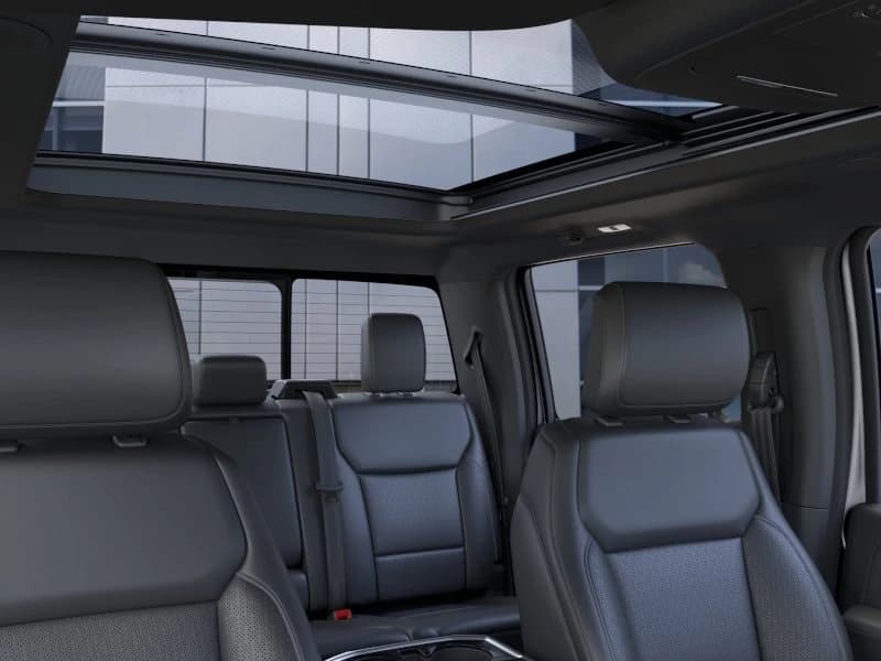 Ford F-150 LARIAT 4WD SuperCrew 5.5' Box 2025 — side view