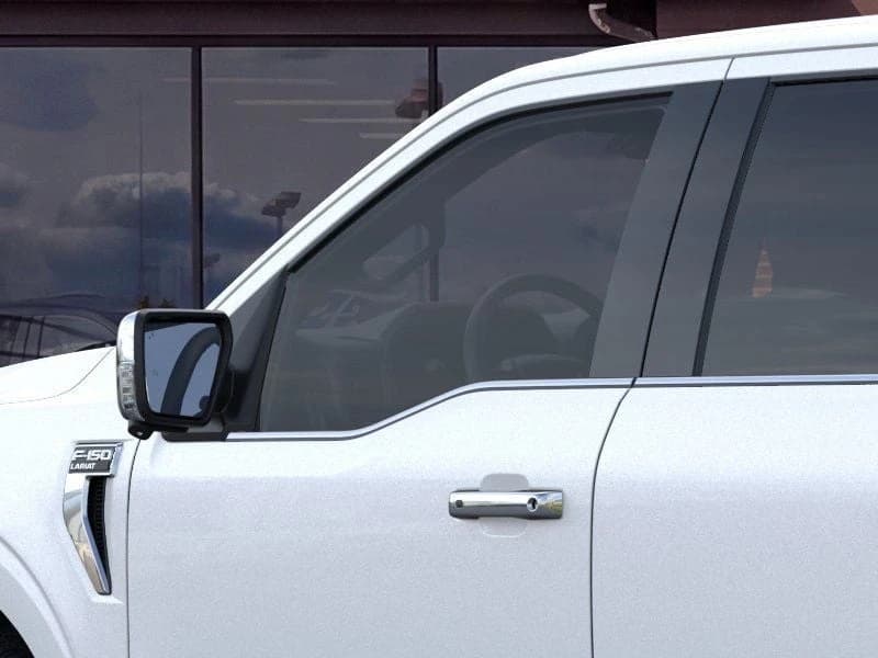 Ford F-150 LARIAT 4WD SuperCrew 6.5' Box 2026 — side view