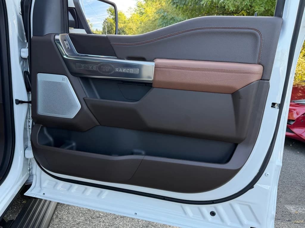 Ford F-150 King Ranch 4WD SuperCrew 5.5' Box 2026 — side view
