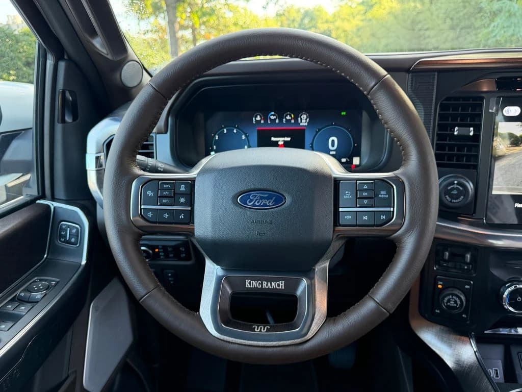 Ford F-150 King Ranch 4WD SuperCrew 5.5' Box 2026 — side view