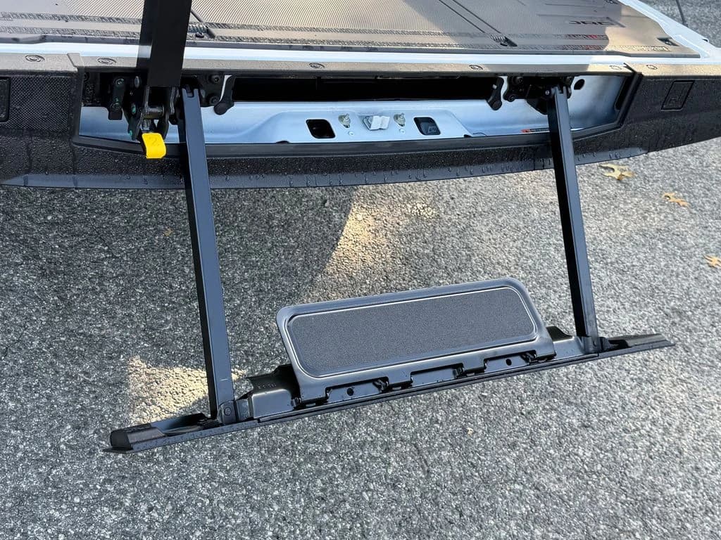 Ford F-150 King Ranch 4WD SuperCrew 5.5' Box 2026 — side view