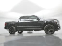 Ford F-150 Platinum 4WD SuperCrew 5.5' Box 2025 — side view