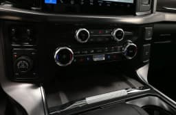 Ford F-150 Platinum 4WD SuperCrew 5.5' Box 2025 — side view