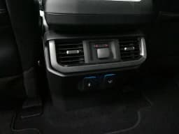 Ford F-150 Platinum 4WD SuperCrew 5.5' Box 2025 — side view