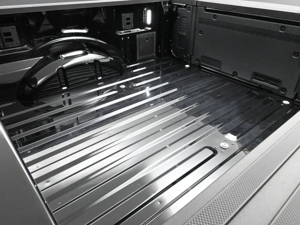 Ford F-150 Platinum 4WD SuperCrew 5.5' Box 2025 — side view