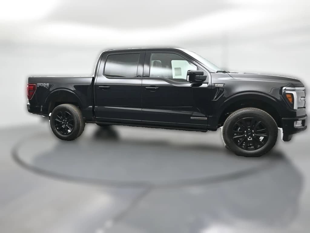 Ford F-150 Platinum 4WD SuperCrew 5.5' Box 2025 — side view