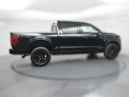 Ford F-150 Platinum 4WD SuperCrew 5.5' Box 2025 — side view